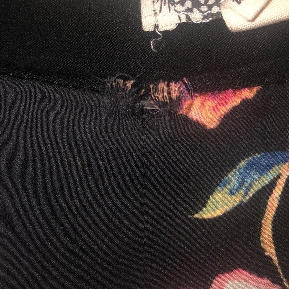 About a Girl Black body suit w/ floral - flaw - Picture 6 of 7